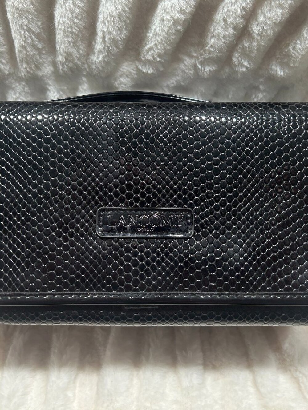 Lancôme Hanging Travel Cosmetic Bag – 4 Mesh Zip Pockets & Magnetic Closure